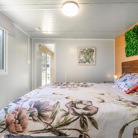 Cosy Cabin To Stay Even Better Than Glamping Pukekohe Exteriör bild