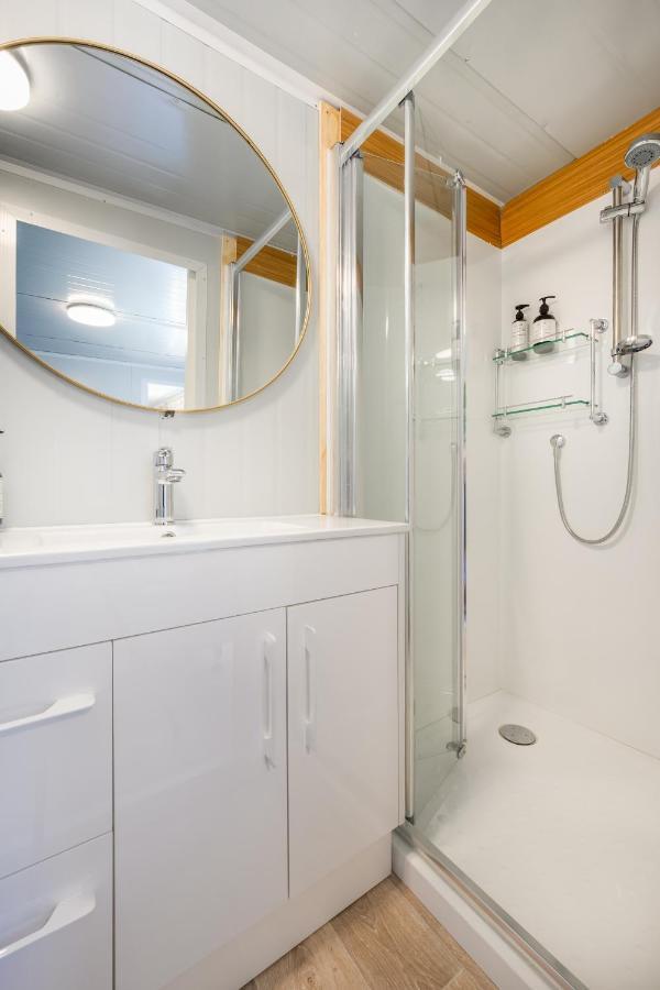 Cosy Cabin To Stay Even Better Than Glamping Pukekohe Exteriör bild
